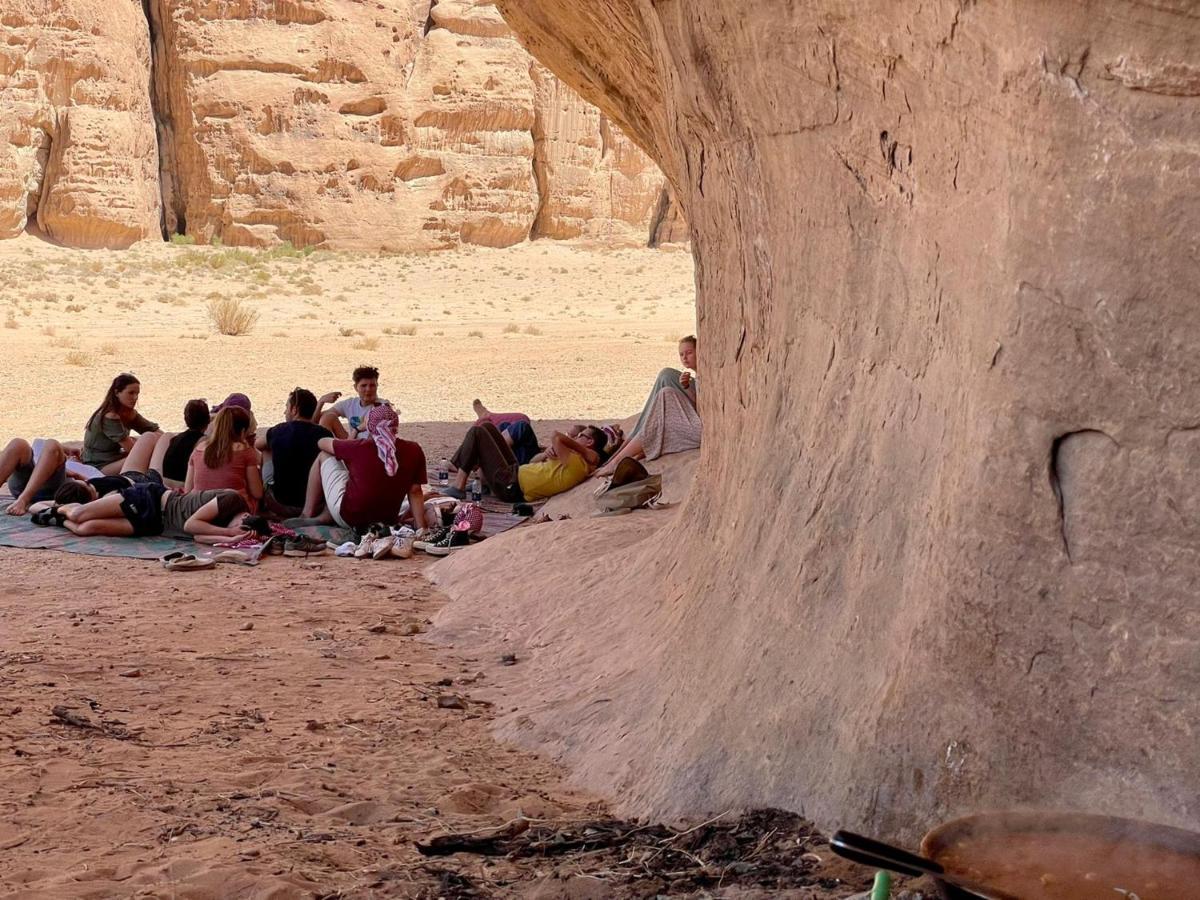 Wadi Rum Bedouin Tour With A Camp Luaran gambar