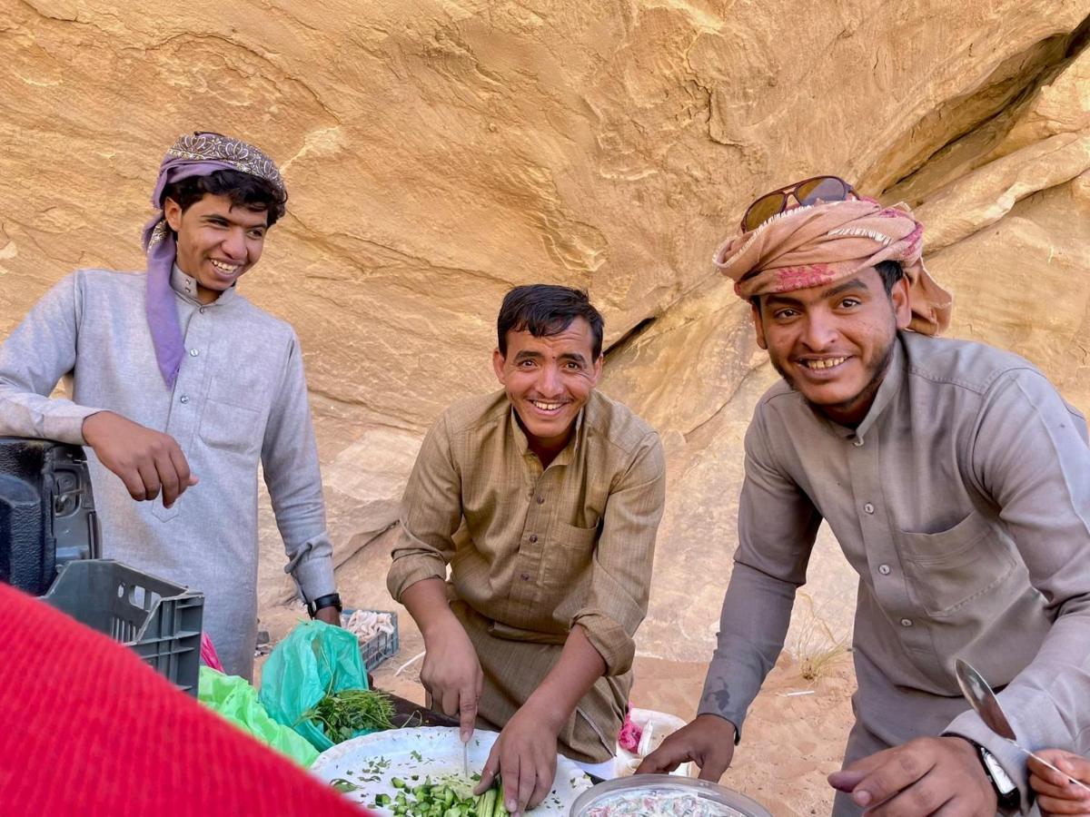Wadi Rum Bedouin Tour With A Camp Luaran gambar