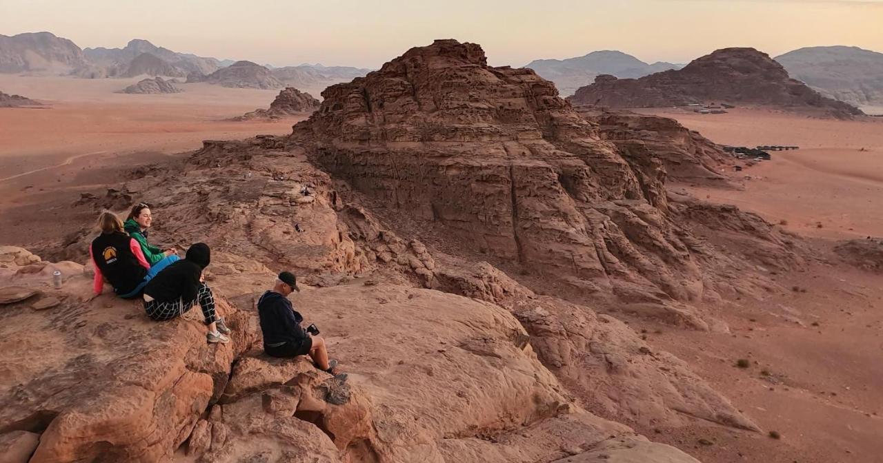 Wadi Rum Bedouin Tour With A Camp Luaran gambar