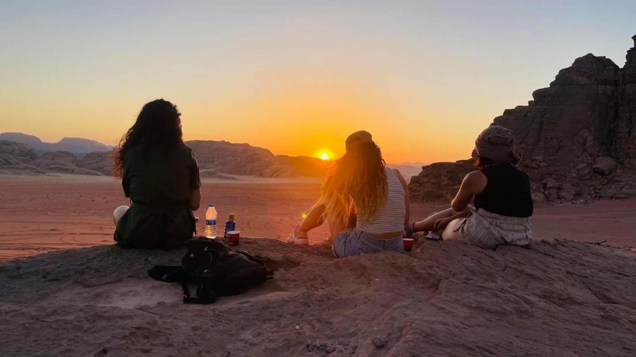 Wadi Rum Bedouin Tour With A Camp Luaran gambar