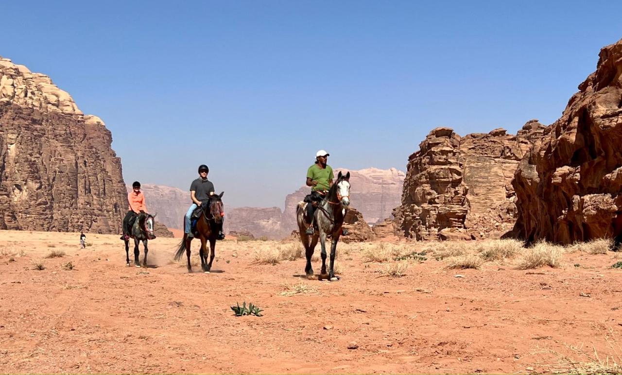 Wadi Rum Bedouin Tour With A Camp Luaran gambar